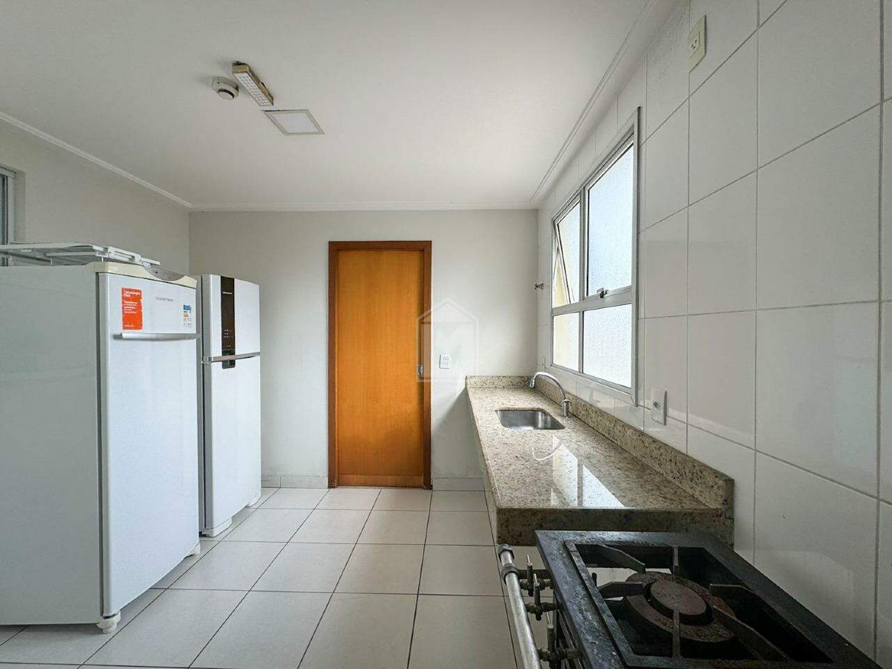 Apartamento para alugar com 2 quartos, 76m² - Foto 23