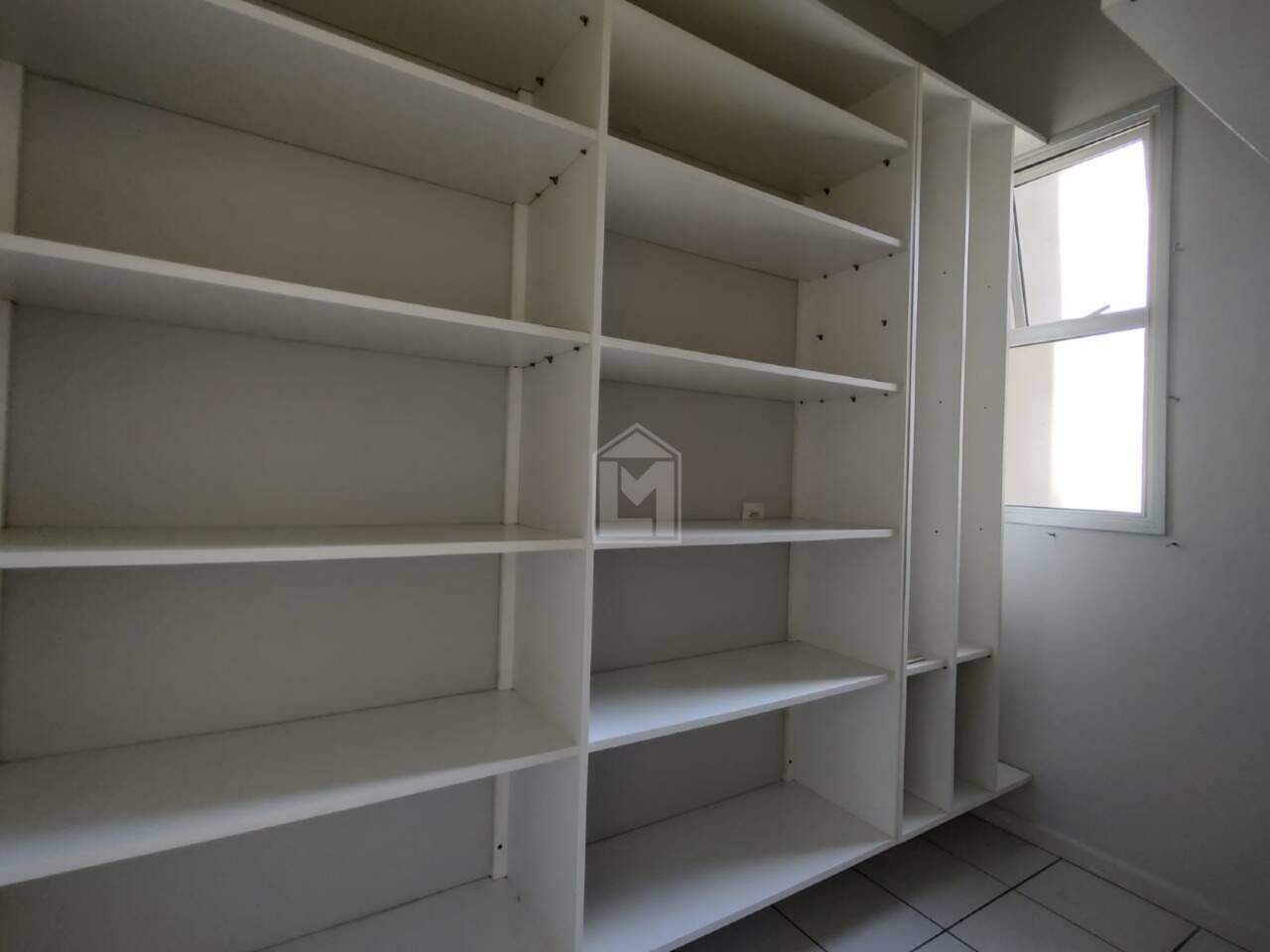 Apartamento para alugar com 4 quartos, 182m² - Foto 9