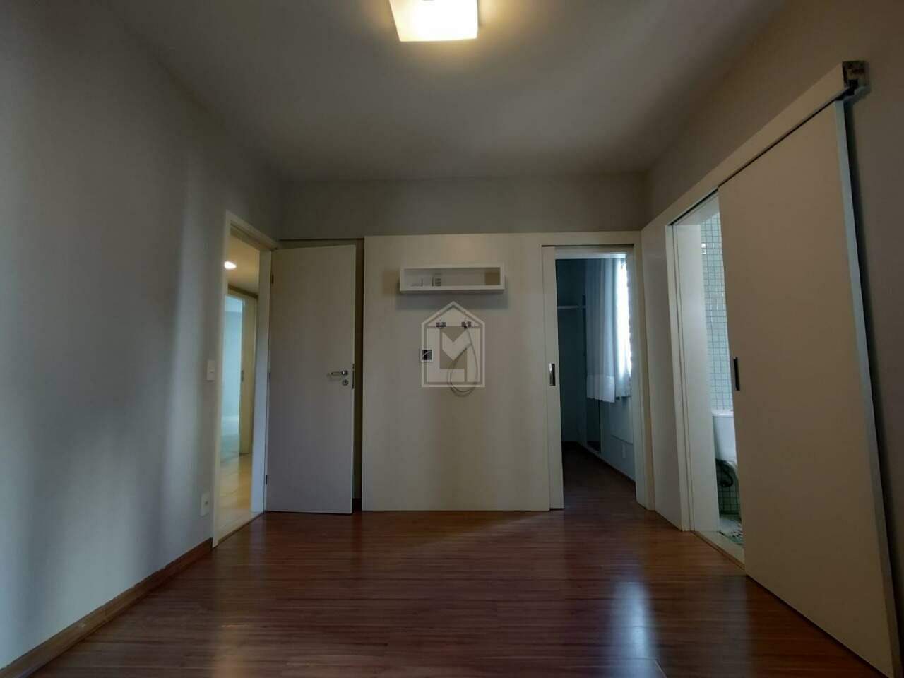 Apartamento para alugar com 4 quartos, 182m² - Foto 8