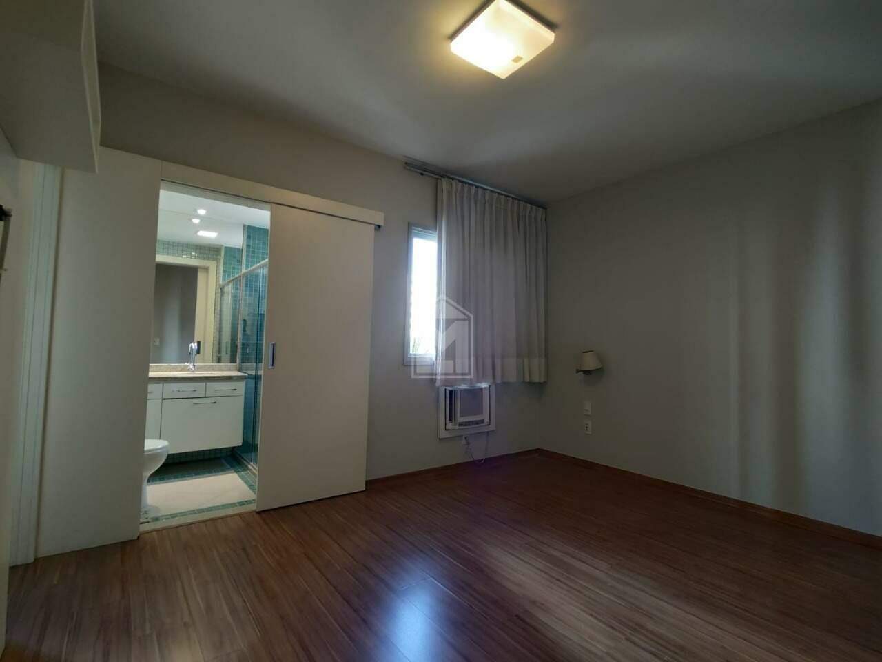 Apartamento para alugar com 4 quartos, 182m² - Foto 7