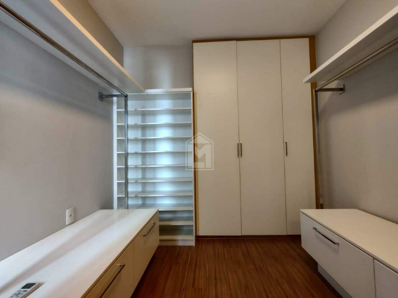 Apartamento para alugar com 4 quartos, 182m² - Foto 6