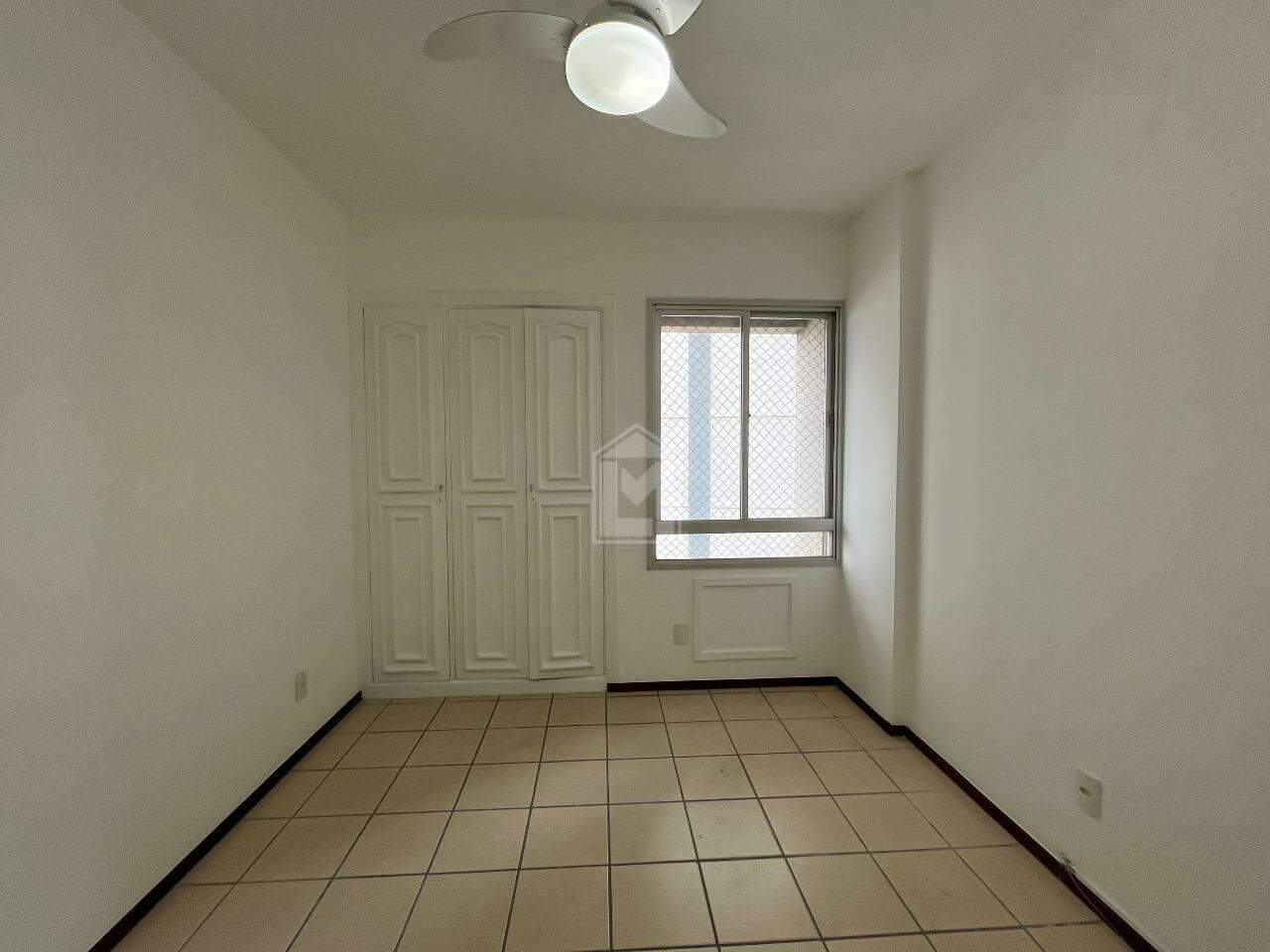 Apartamento para alugar com 3 quartos, 120m² - Foto 2