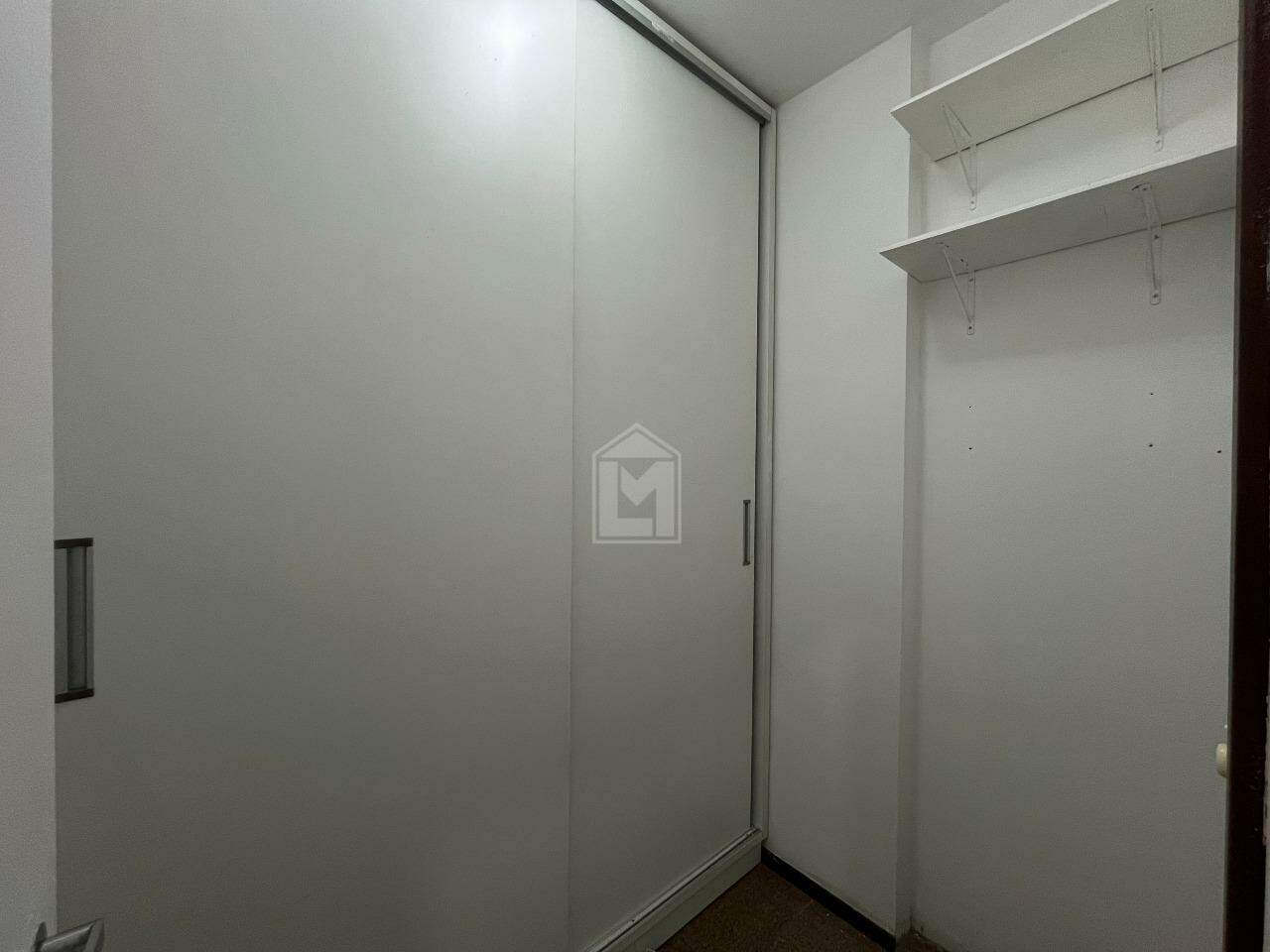 Apartamento para alugar com 3 quartos, 120m² - Foto 14