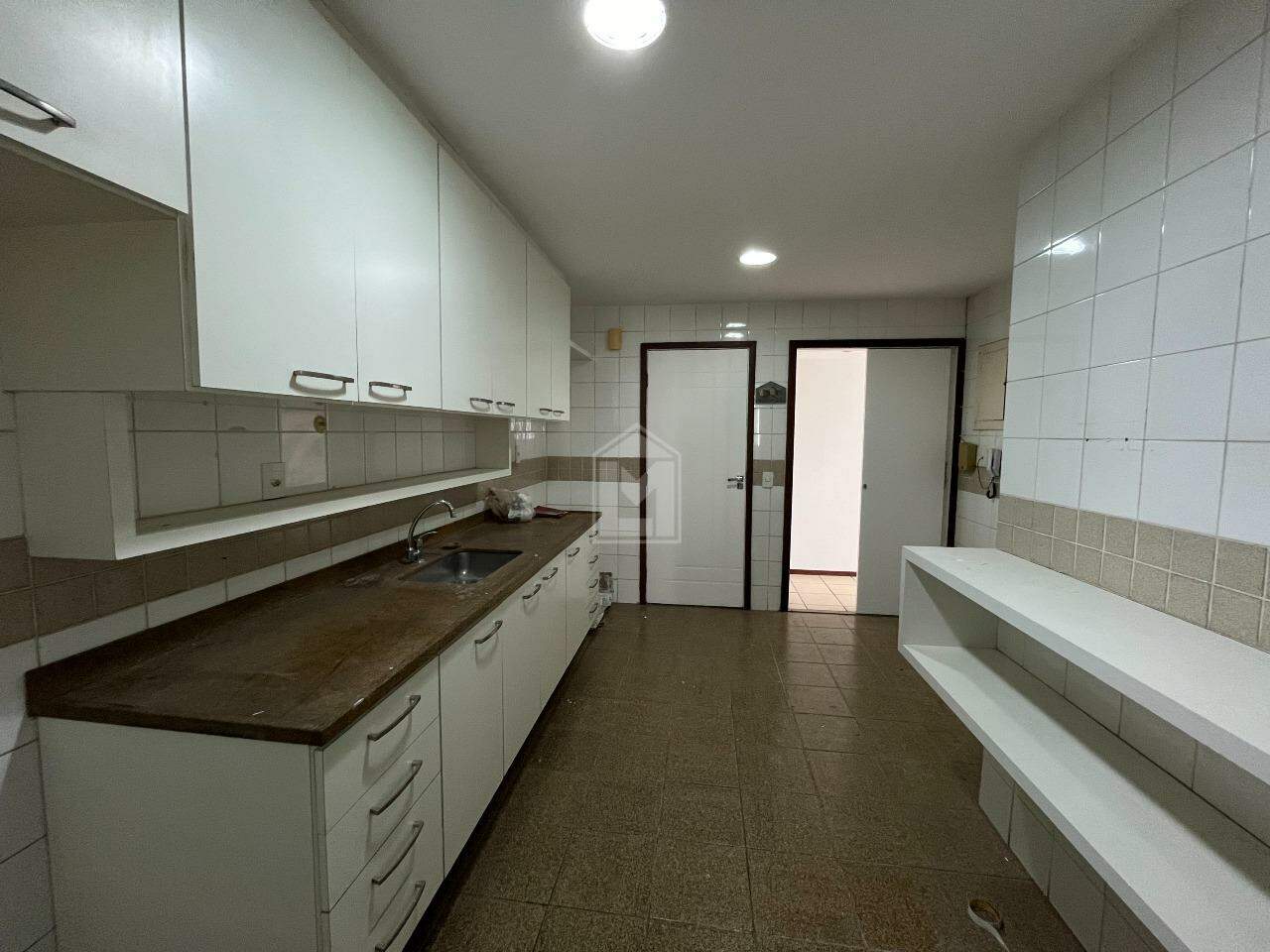 Apartamento para alugar com 3 quartos, 120m² - Foto 11