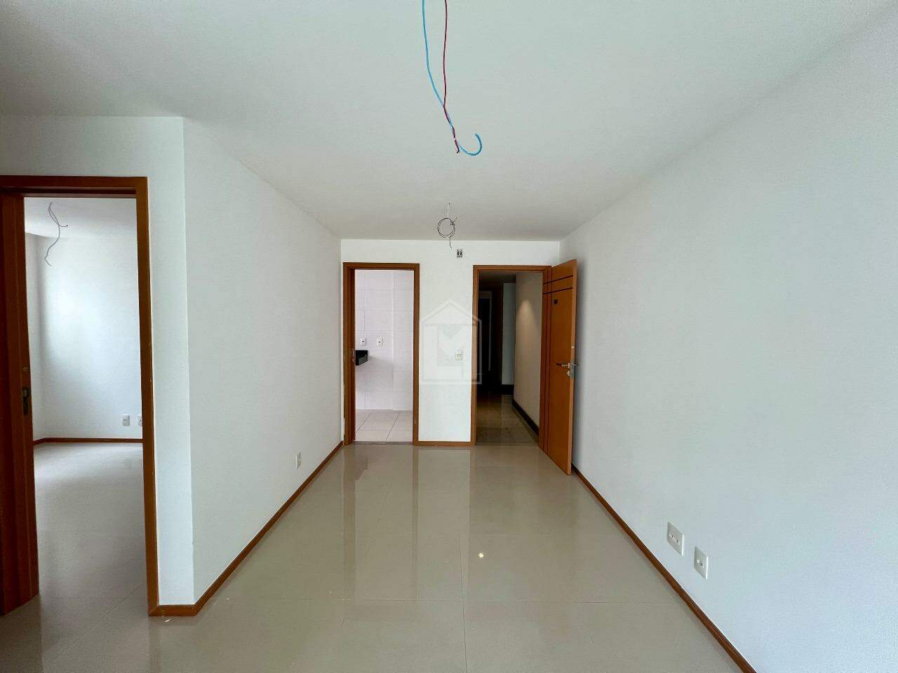 Apartamento à venda com 2 quartos, 64m² - Foto 3