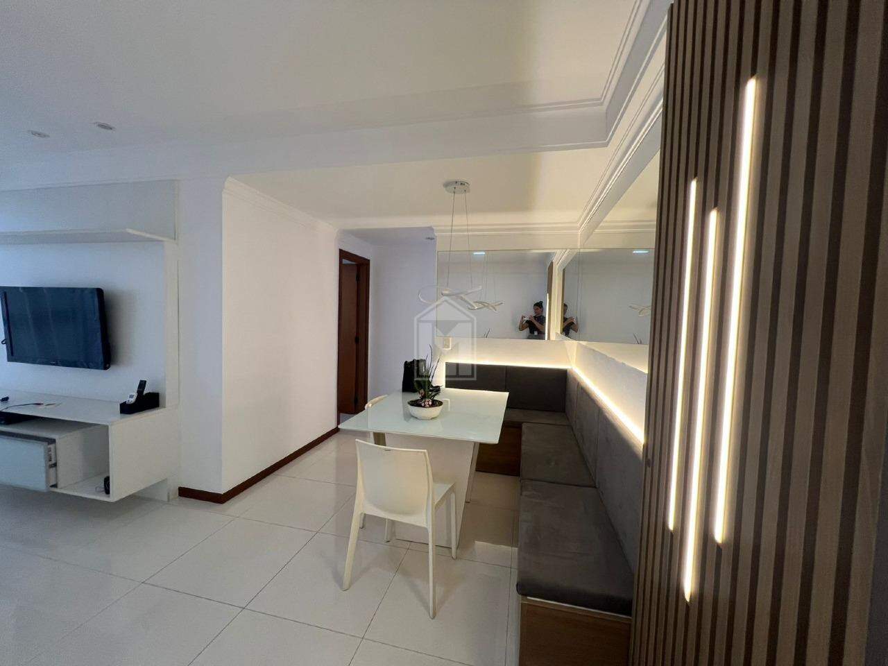 Apartamento para alugar com 3 quartos, 93m² - Foto 2