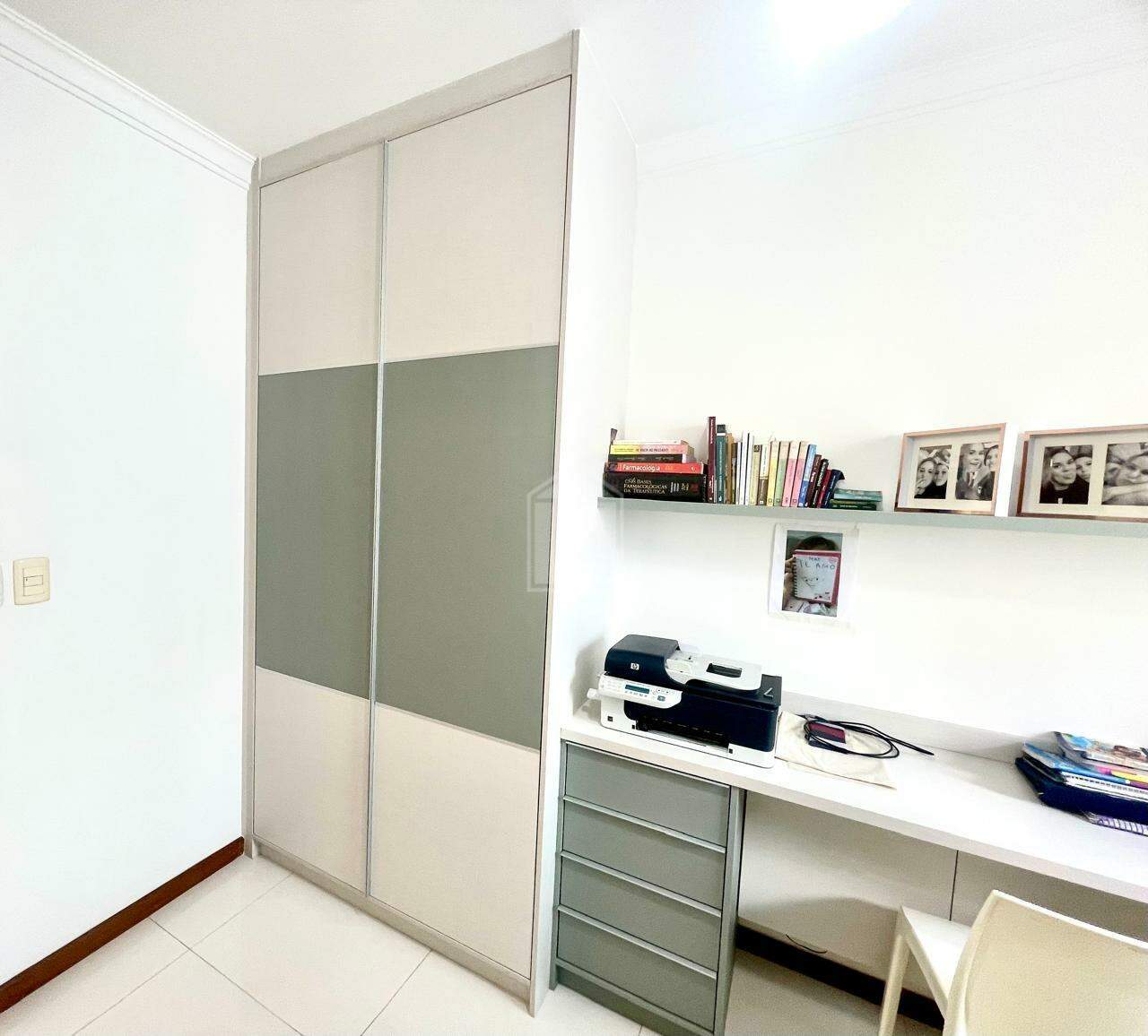 Apartamento para alugar com 3 quartos, 93m² - Foto 11