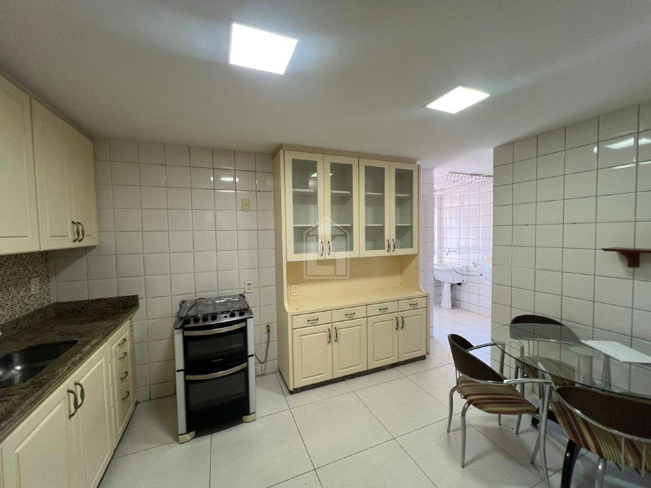 Apartamento para alugar com 3 quartos, 93m² - Foto 8