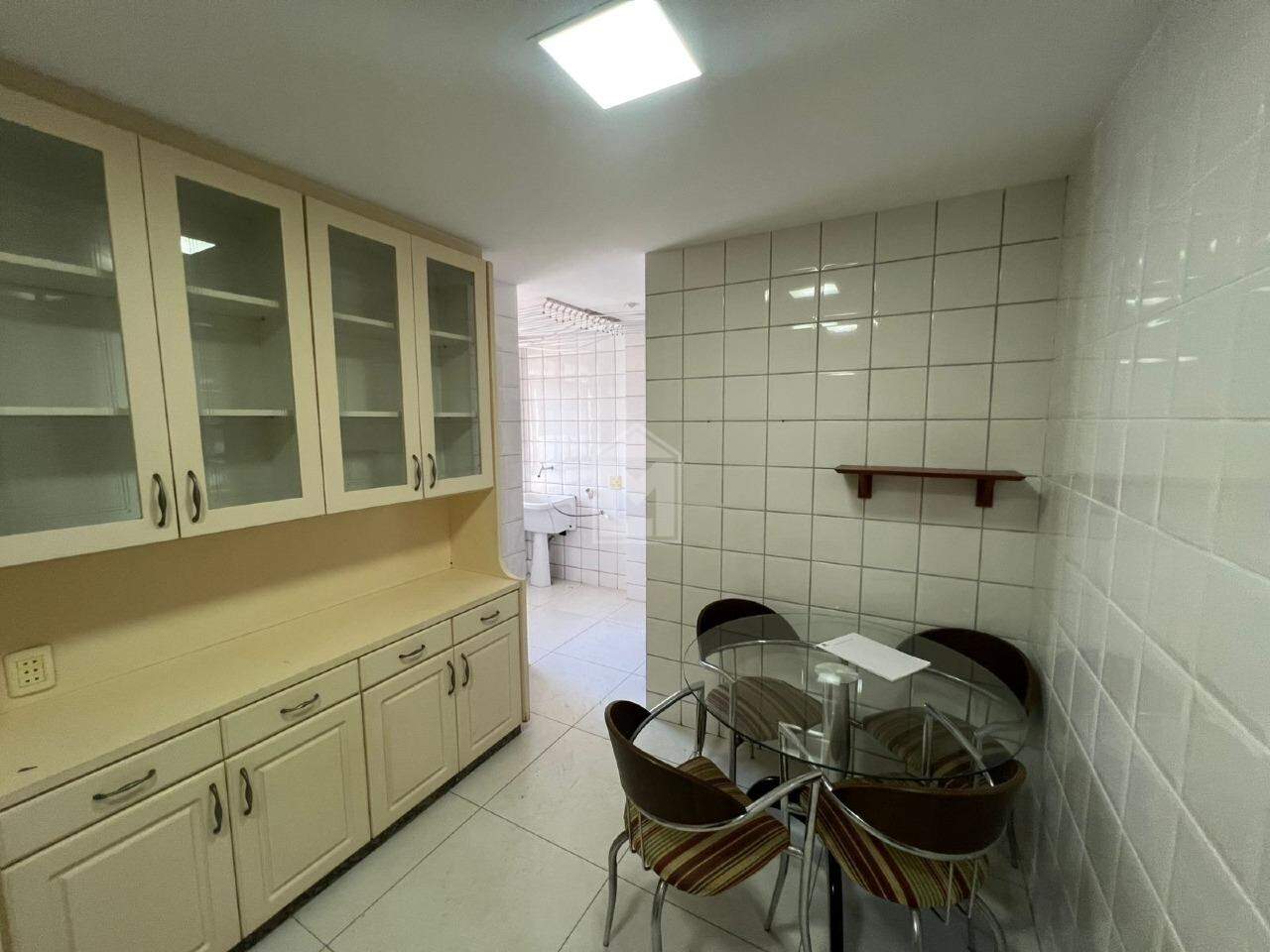 Apartamento para alugar com 3 quartos, 93m² - Foto 9