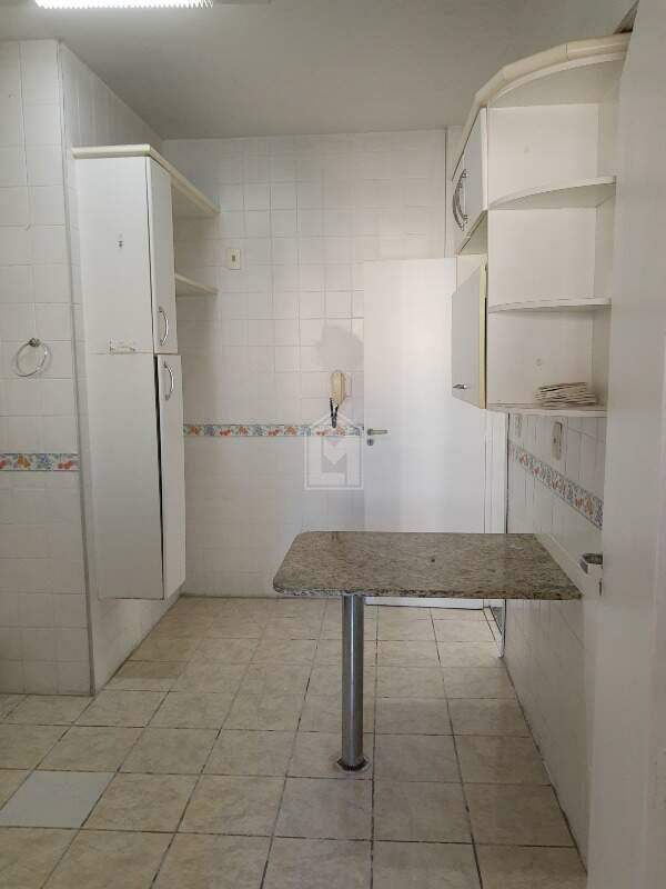 Apartamento à venda com 3 quartos, 110m² - Foto 12