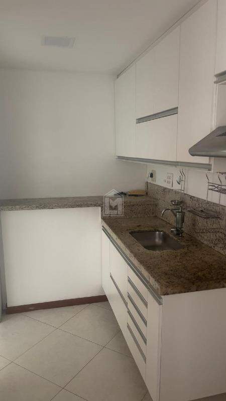 Apartamento para alugar com 2 quartos, 69m² - Foto 6