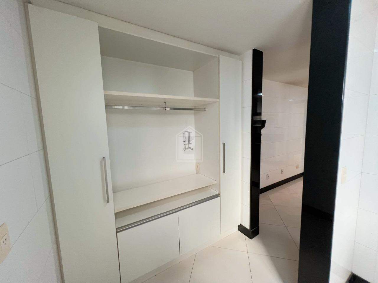 Apartamento à venda com 3 quartos, 140m² - Foto 29