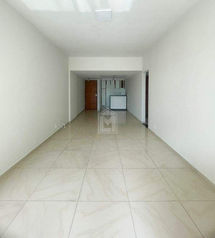 Apartamento à venda com 2 quartos, 80m² - Foto 3