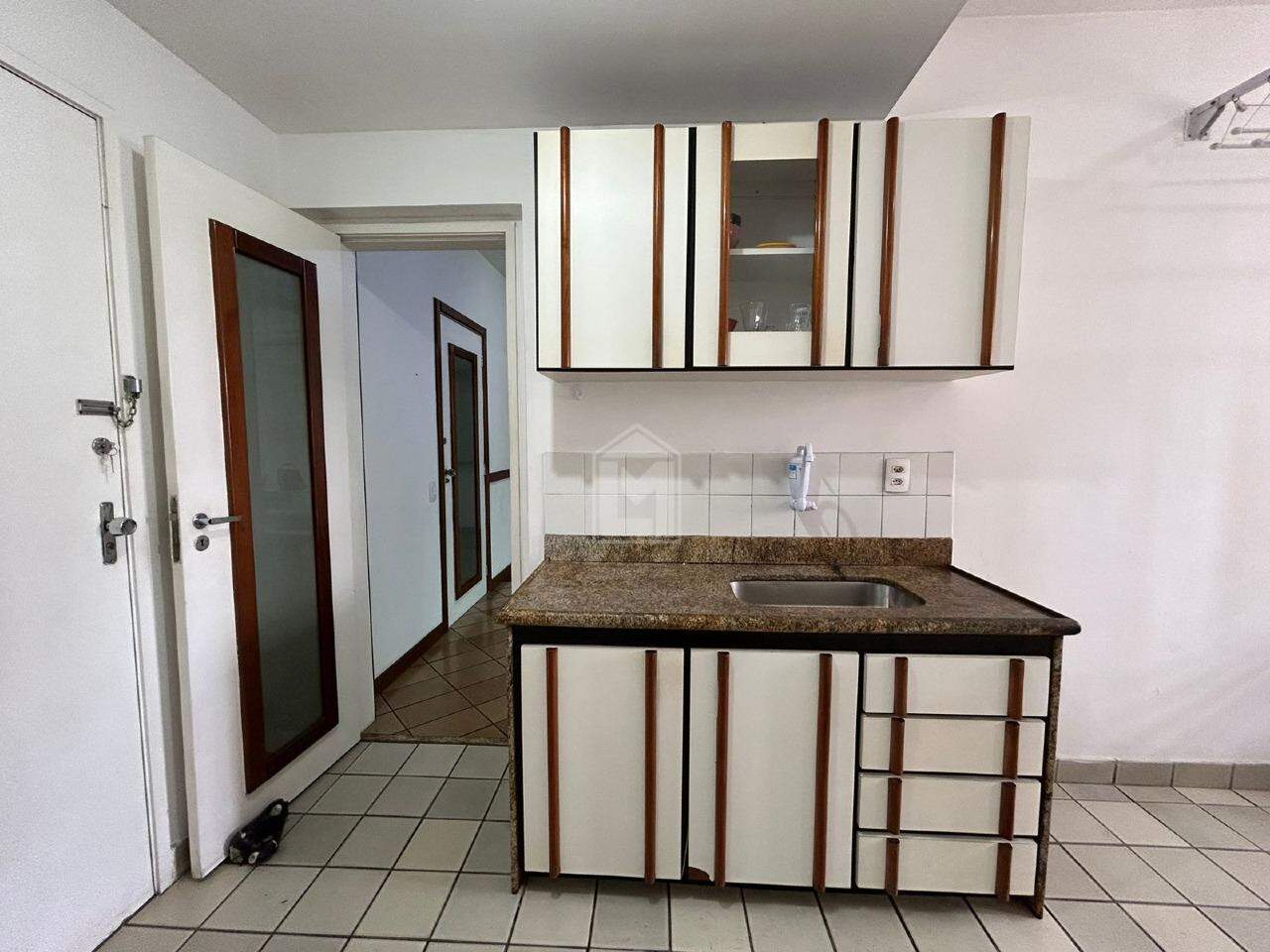 Apartamento para alugar com 2 quartos, 80m² - Foto 15