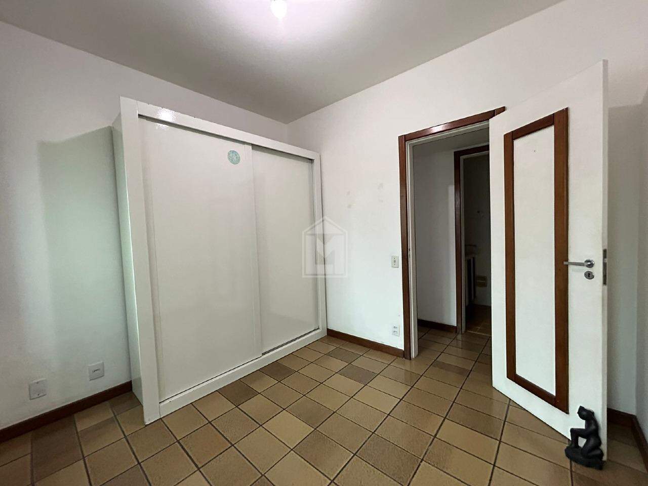 Apartamento para alugar com 2 quartos, 80m² - Foto 9