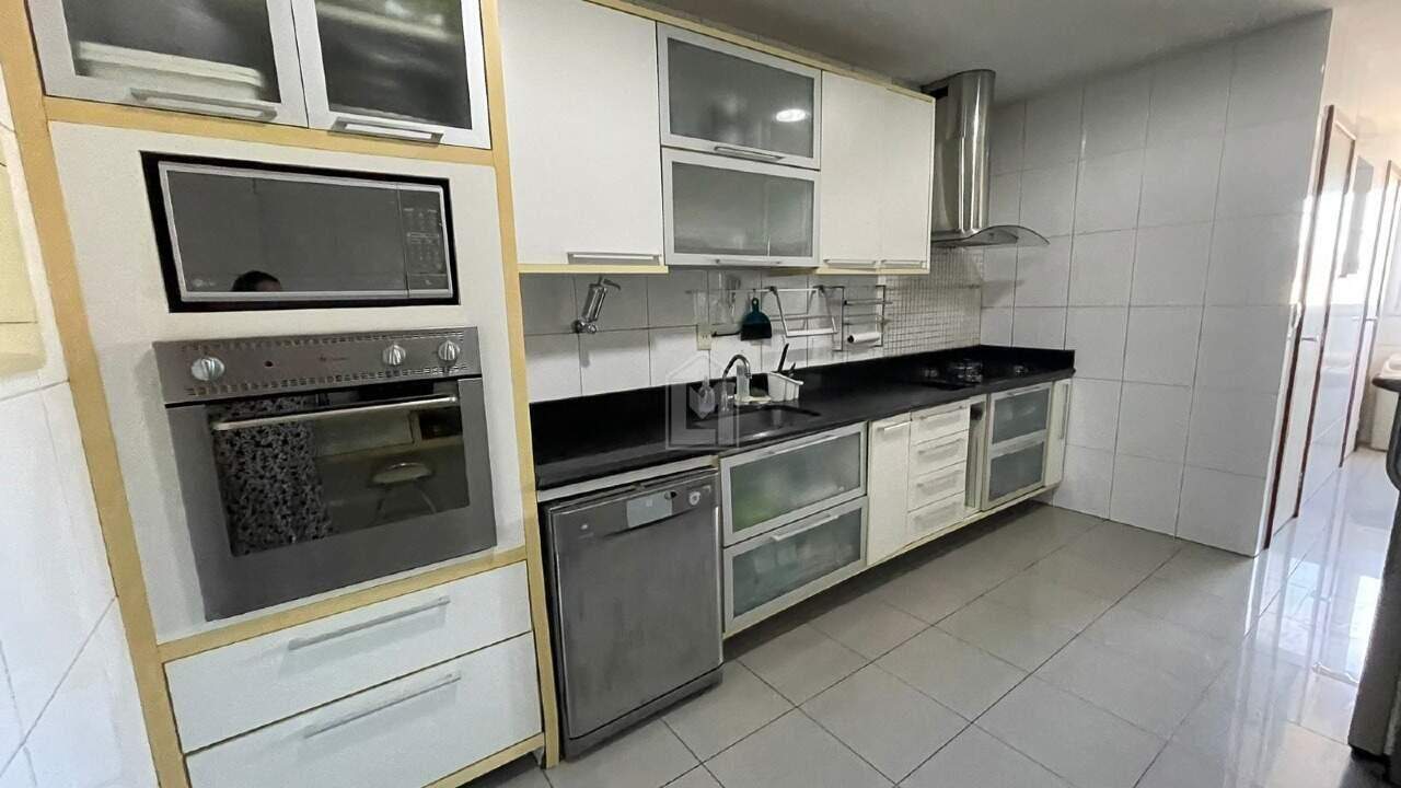 Apartamento para alugar com 4 quartos, 160m² - Foto 17