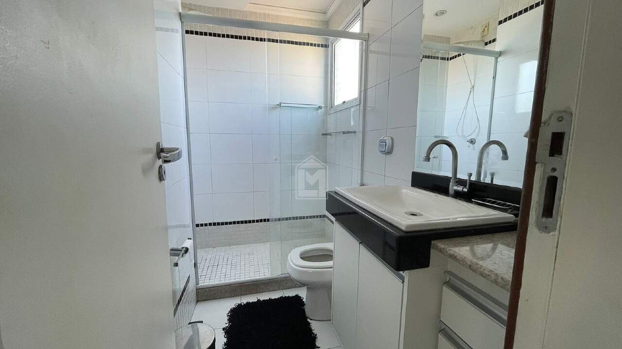 Apartamento para alugar com 4 quartos, 160m² - Foto 9