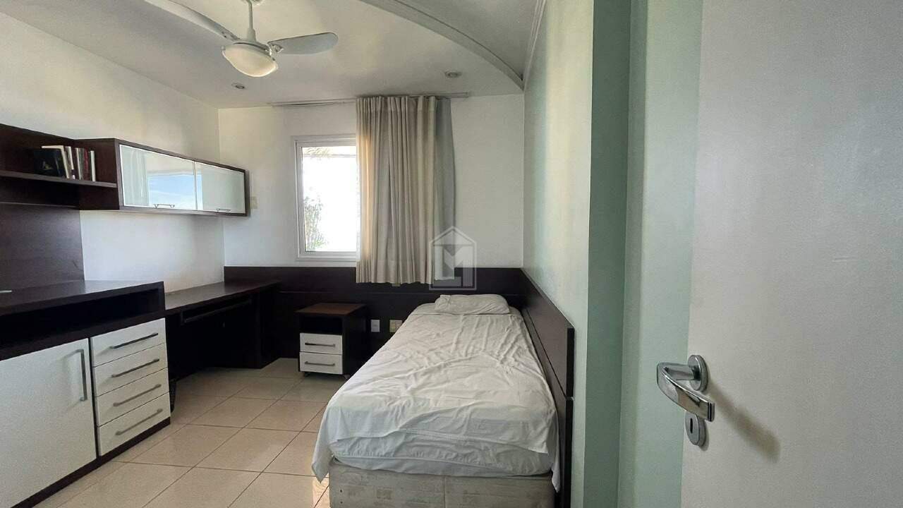 Apartamento para alugar com 4 quartos, 160m² - Foto 12