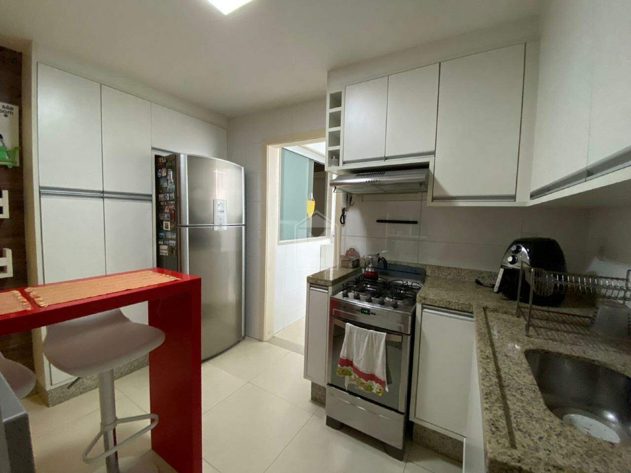 Apartamento à venda com 2 quartos, 70m² - Foto 13