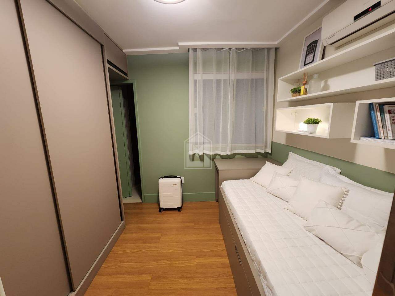 Apartamento à venda com 2 quartos, 70m² - Foto 9