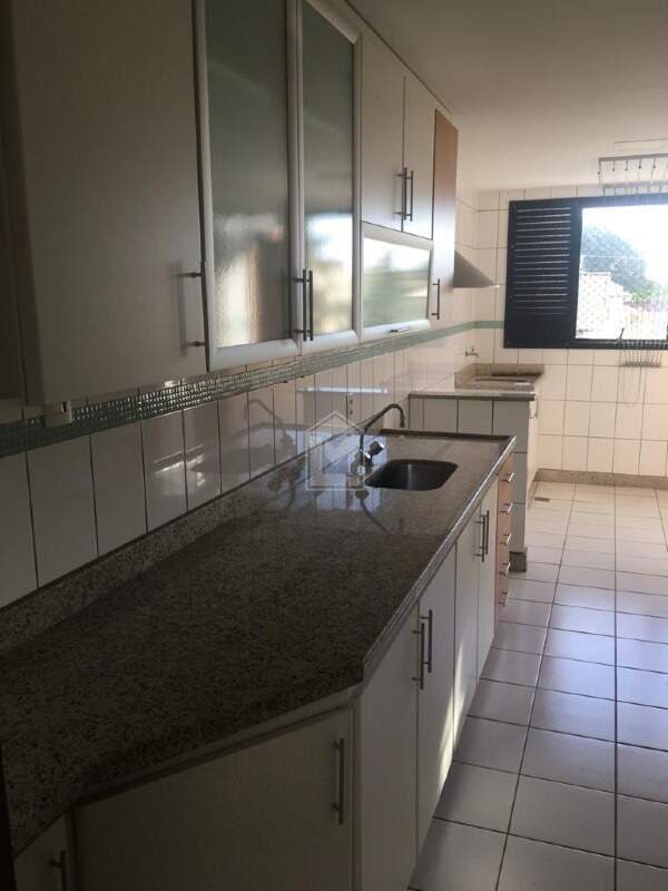 Apartamento à venda com 3 quartos, 130m² - Foto 16