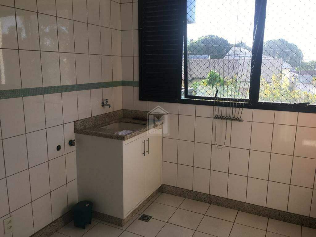 Apartamento à venda com 3 quartos, 130m² - Foto 17