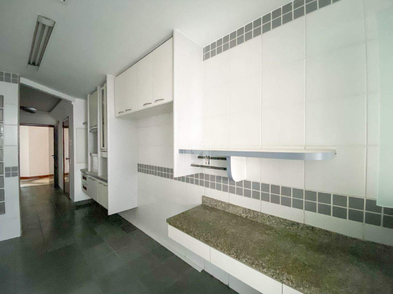 Apartamento à venda com 4 quartos, 240m² - Foto 27