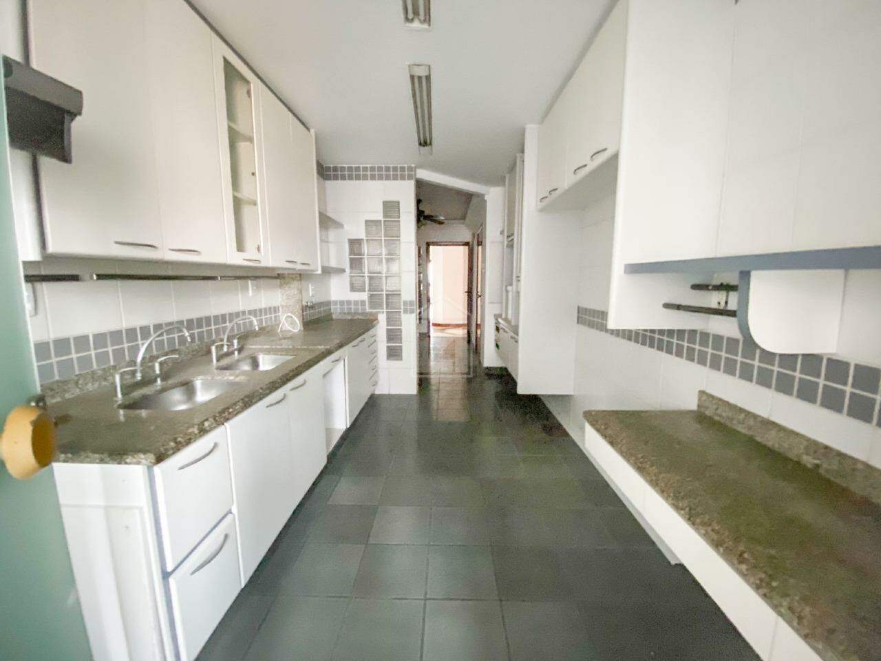 Apartamento à venda com 4 quartos, 240m² - Foto 25