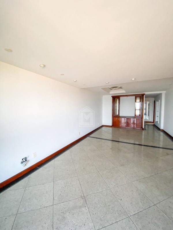 Apartamento à venda com 4 quartos, 240m² - Foto 11