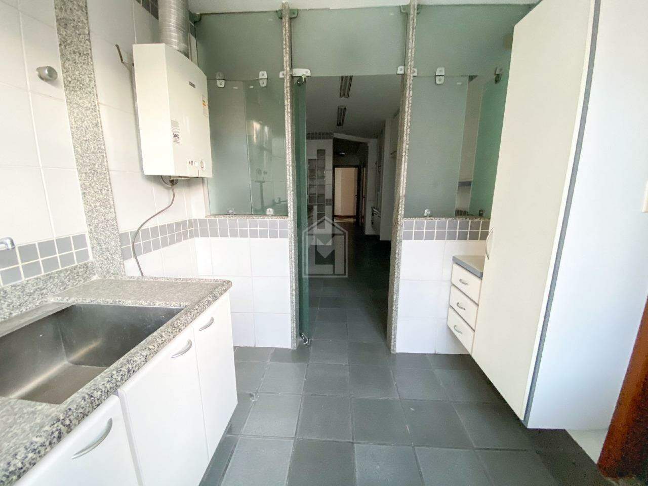 Apartamento à venda com 4 quartos, 240m² - Foto 26