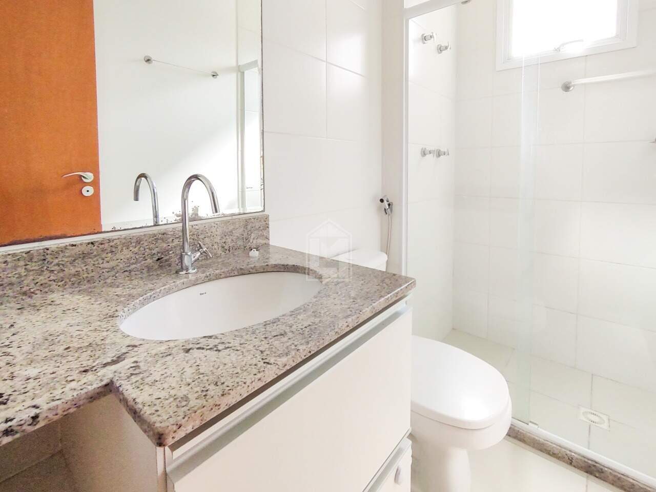 Apartamento para alugar com 2 quartos, 66m² - Foto 13