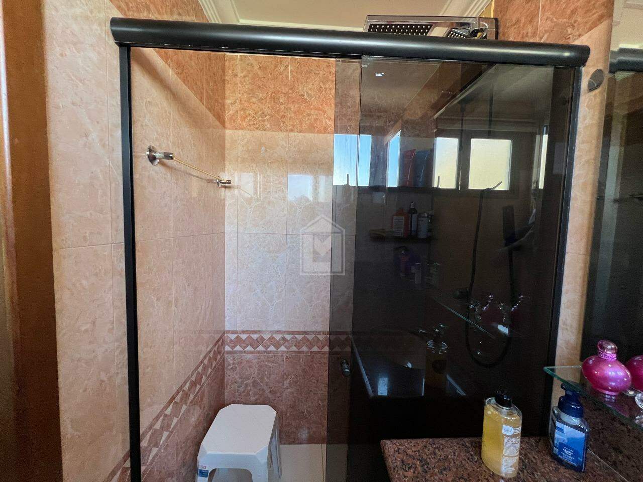 Apartamento à venda com 3 quartos, 107m² - Foto 17