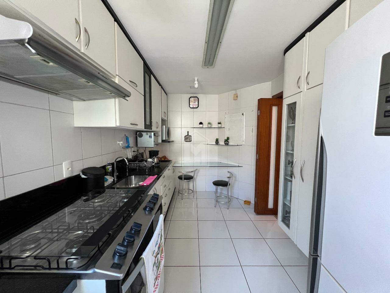 Apartamento à venda com 3 quartos, 107m² - Foto 5