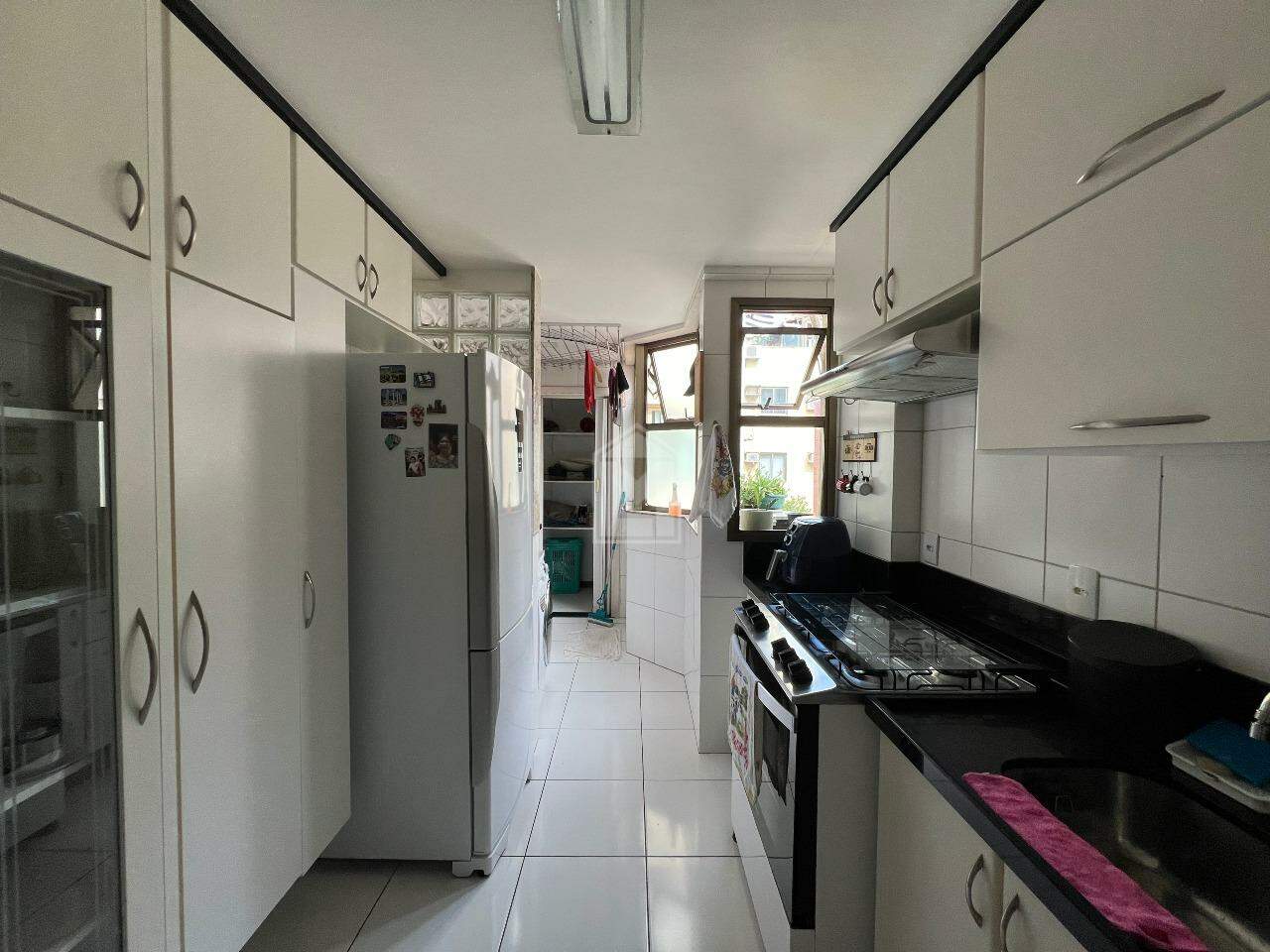 Apartamento à venda com 3 quartos, 107m² - Foto 4