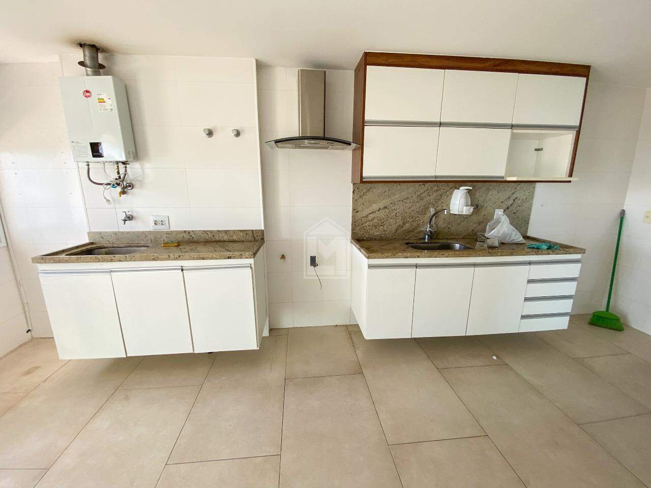 Cobertura para alugar com 3 quartos, 260m² - Foto 18