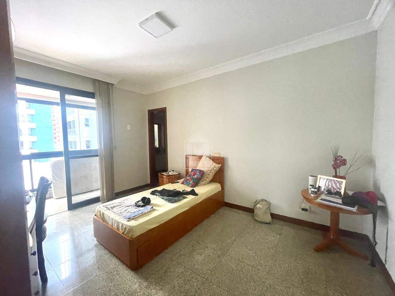 Apartamento à venda com 4 quartos, 240m² - Foto 26