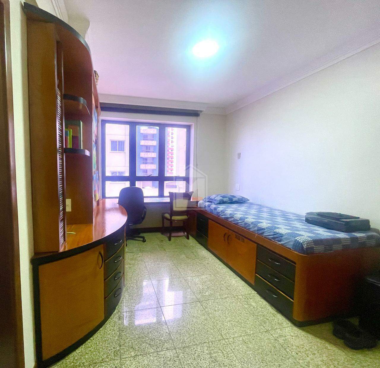 Apartamento à venda com 4 quartos, 240m² - Foto 23