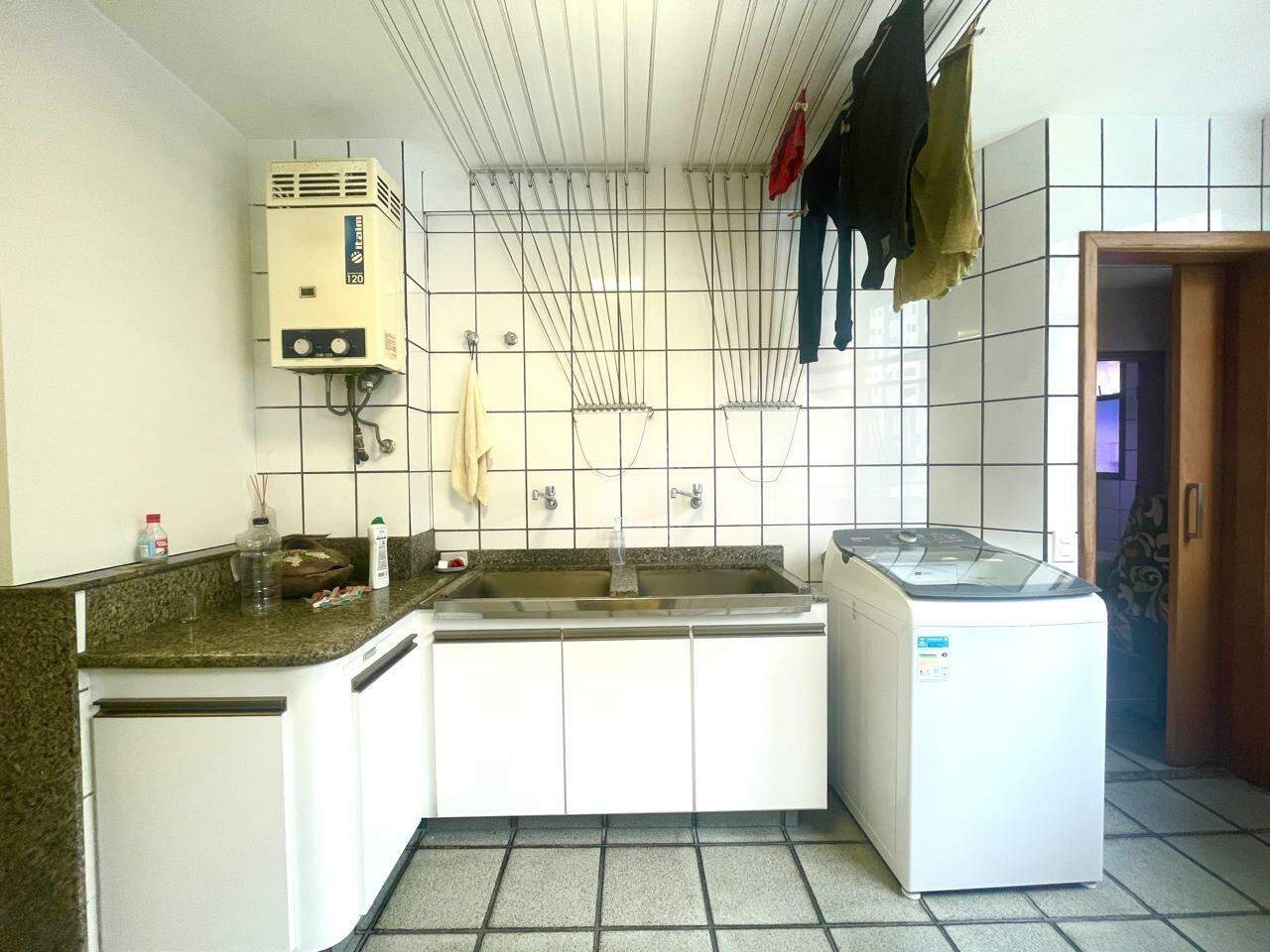 Apartamento à venda com 4 quartos, 240m² - Foto 12