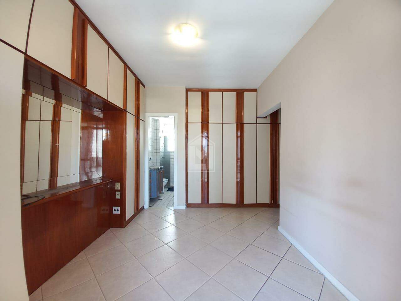 Apartamento para alugar com 3 quartos, 90m² - Foto 12