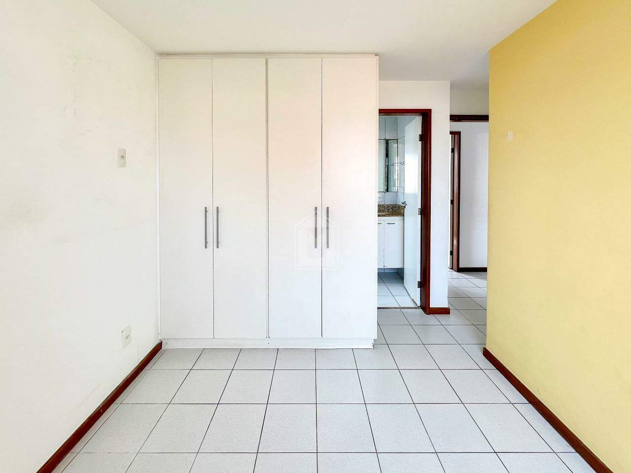 Apartamento à venda com 3 quartos, 90m² - Foto 4