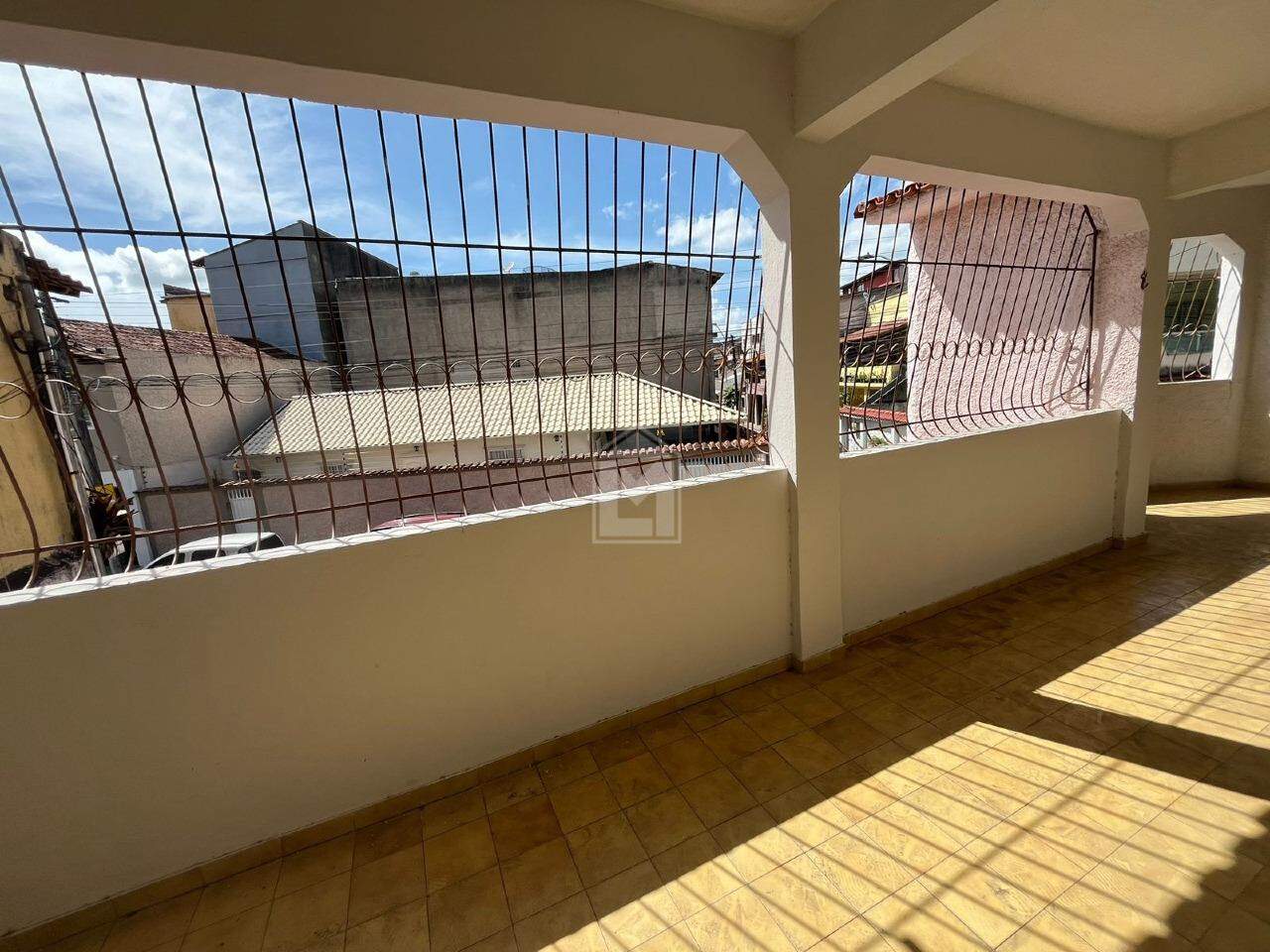 Casa para alugar com 3 quartos, 250m² - Foto 2