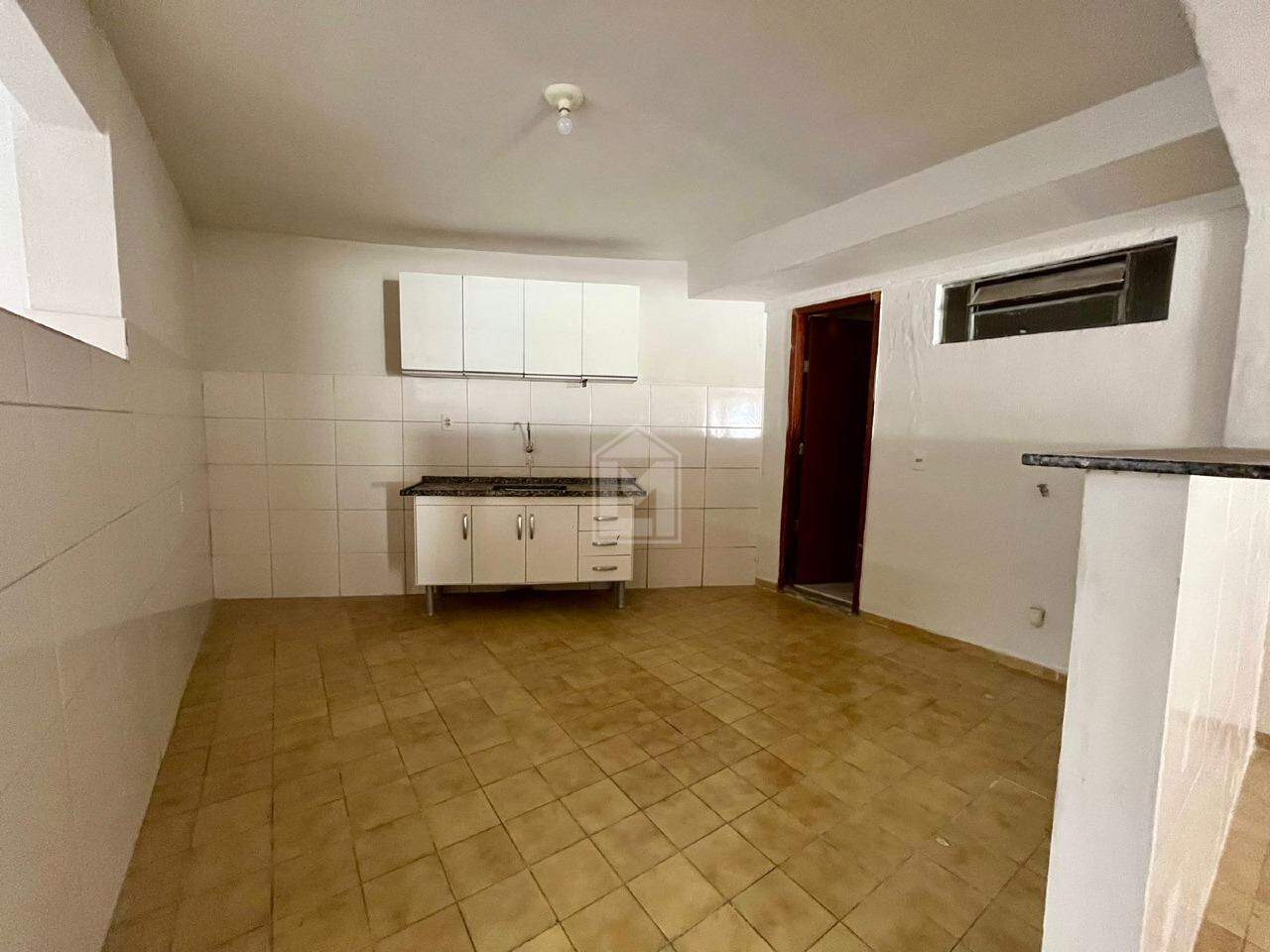 Casa para alugar com 3 quartos, 250m² - Foto 8