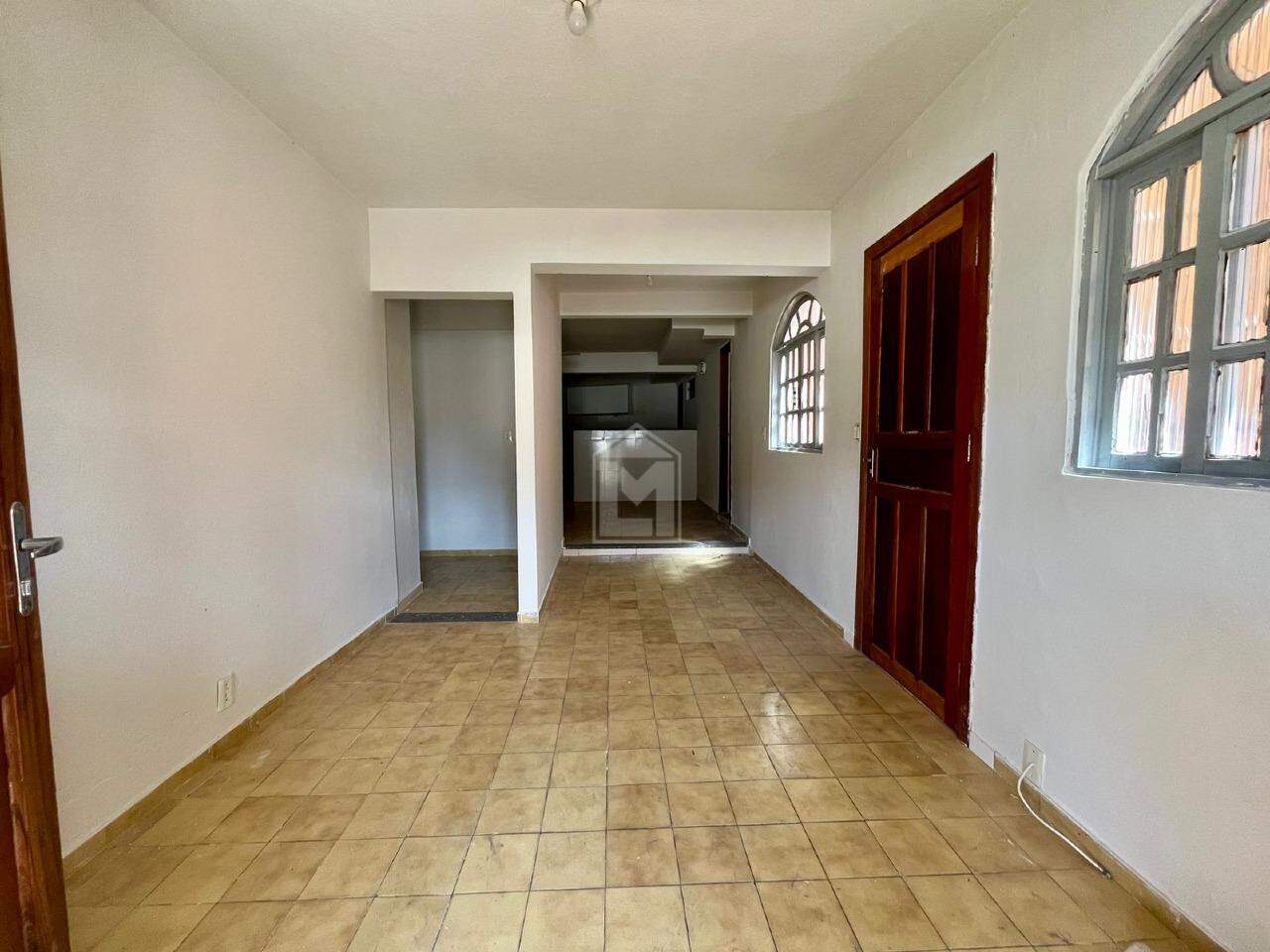 Casa para alugar com 3 quartos, 250m² - Foto 11