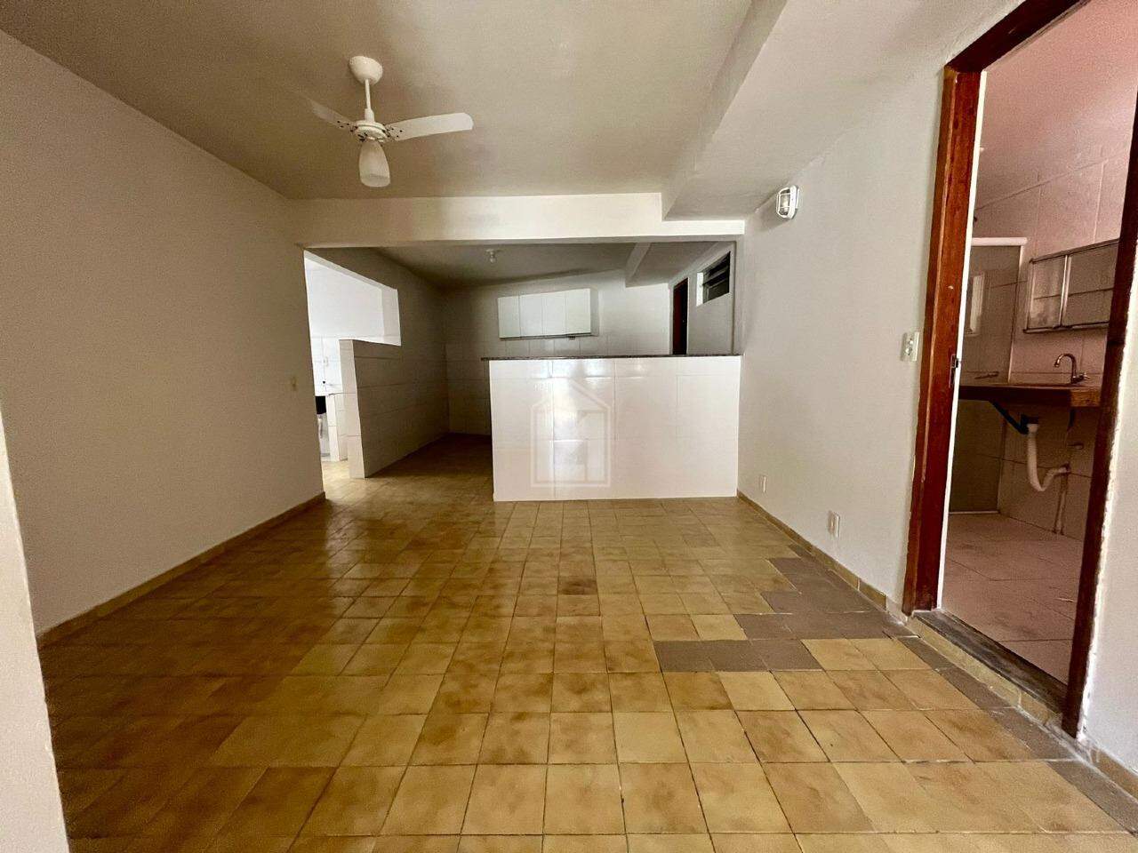 Casa para alugar com 3 quartos, 250m² - Foto 5