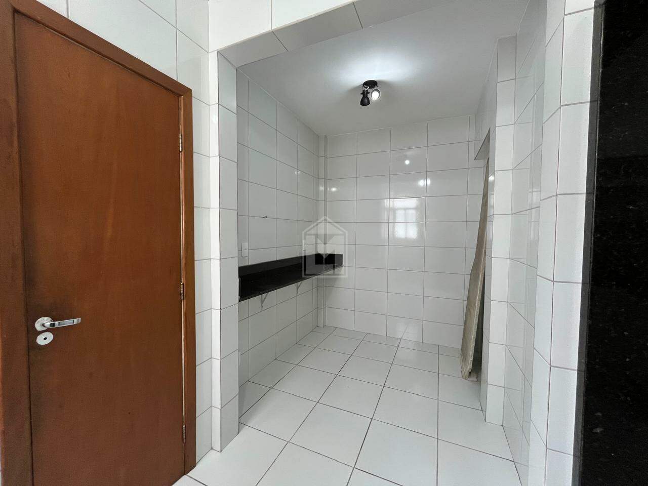 Apartamento para alugar com 3 quartos, 120m² - Foto 17