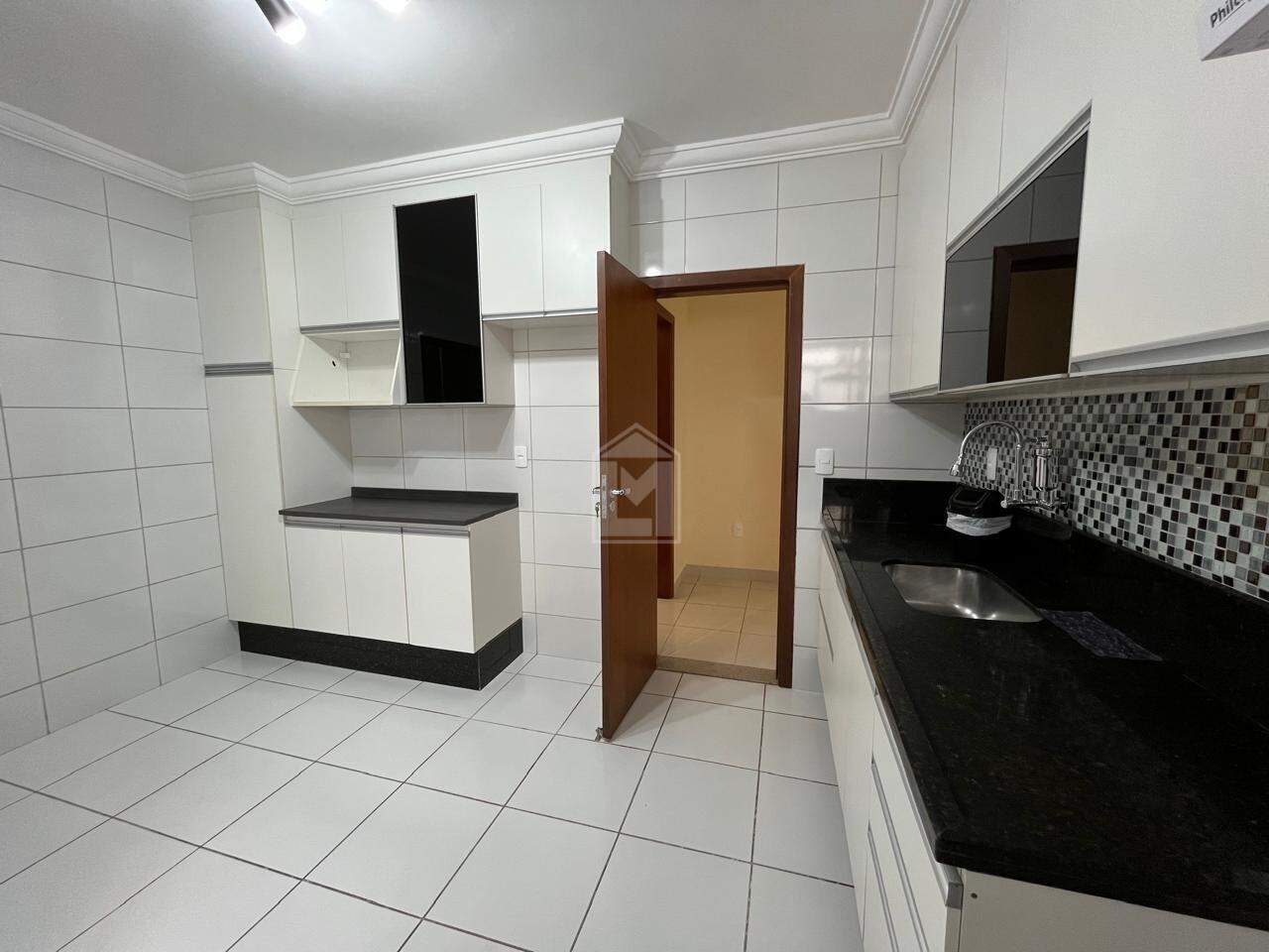 Apartamento para alugar com 3 quartos, 120m² - Foto 16