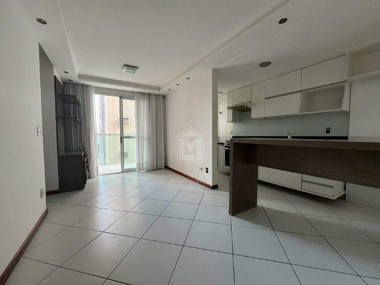 Apartamento para alugar com 2 quartos, 65m² - Foto 2