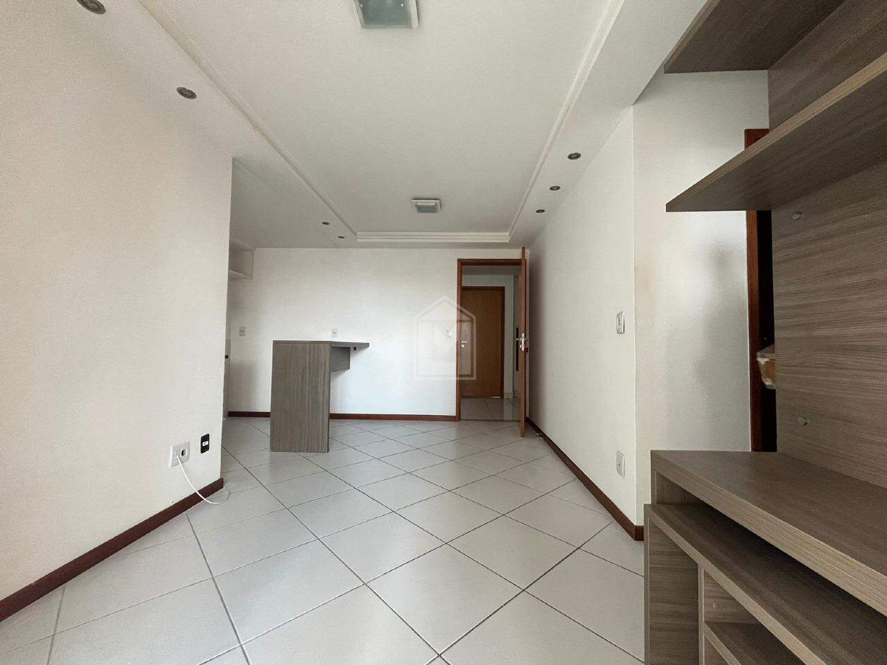 Apartamento para alugar com 2 quartos, 65m² - Foto 4