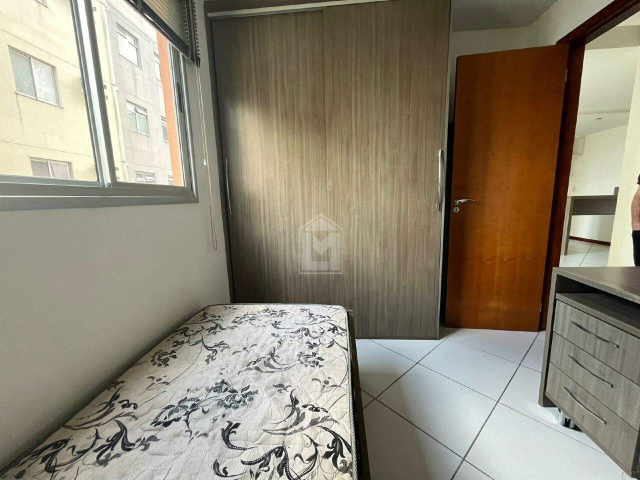 Apartamento para alugar com 2 quartos, 65m² - Foto 13