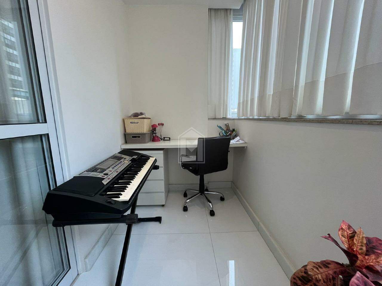 Apartamento à venda com 3 quartos, 150m² - Foto 12